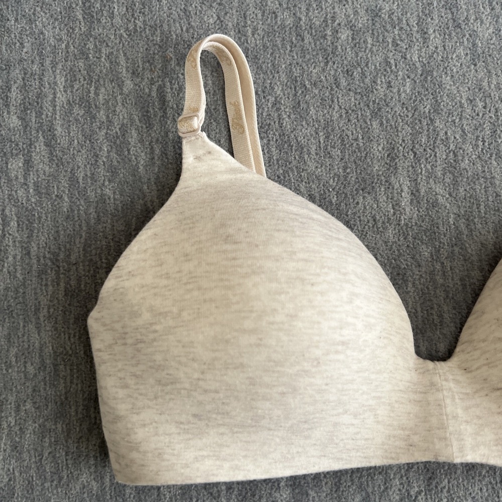 Victoria's Secret PINK Bra 32C Wear Everywhere Wireless Cream Lightly Padded EUC - Picture 2 of 12
